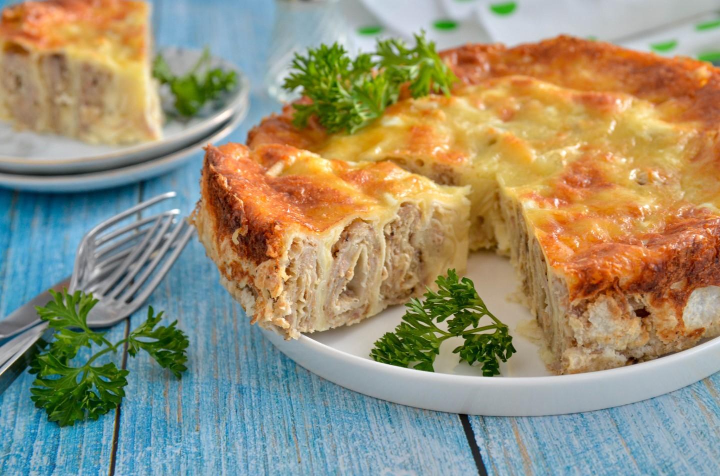 Snail of pita bread with cheese and minced meat - Перша приватна пекарня